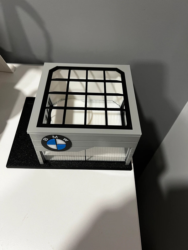 BMW Showroom Dioraması – 1:64