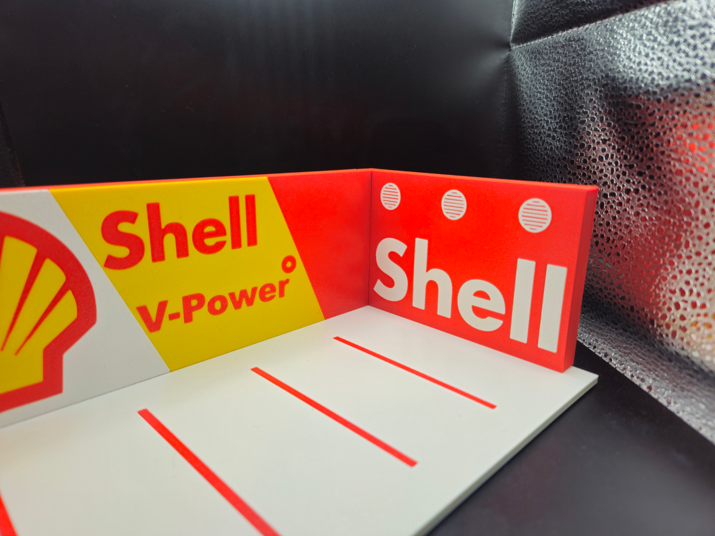 Shell Garage Diorama - 1:64