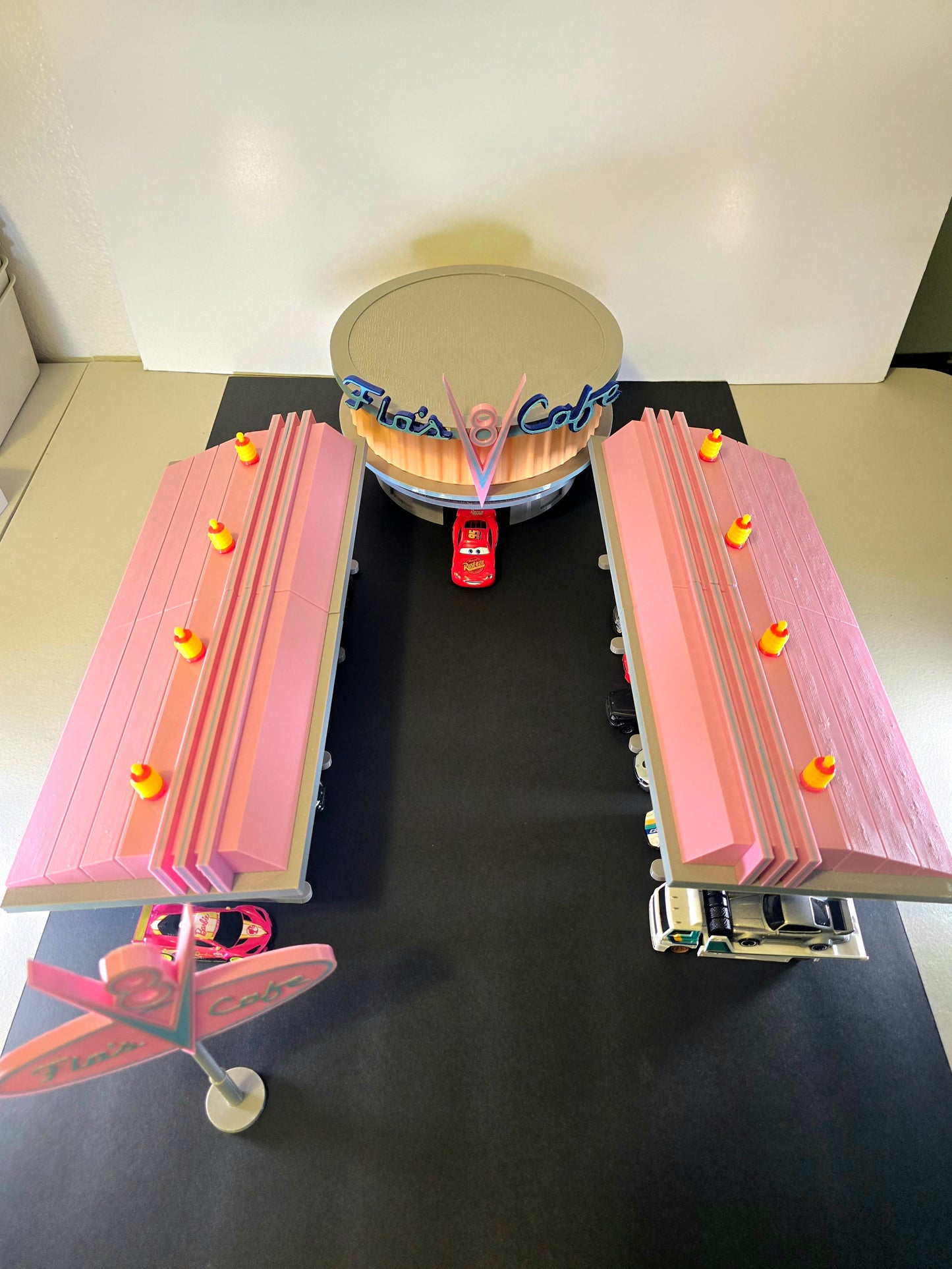 Flo's V-8 Cafe Diorama