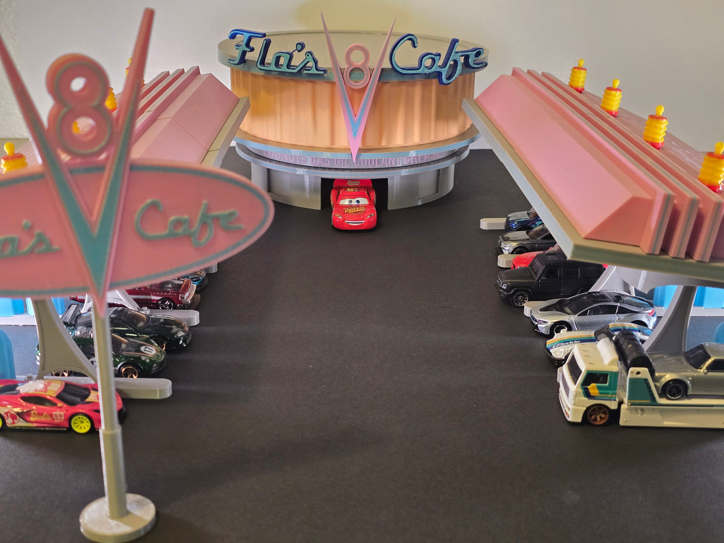 Flo's V-8 Cafe Diorama