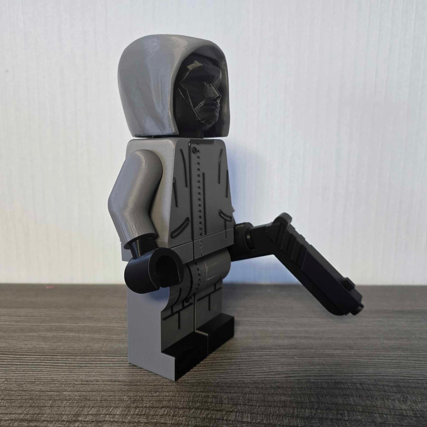 Squid Game - Front Man Lego Figür