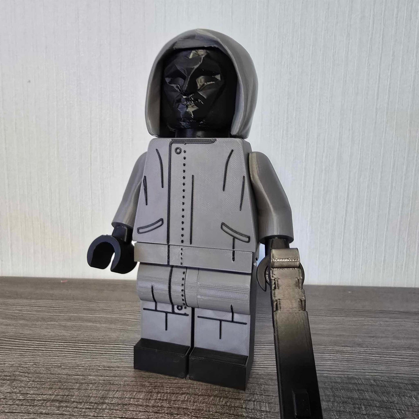 Squid Game - Front Man Lego Figür