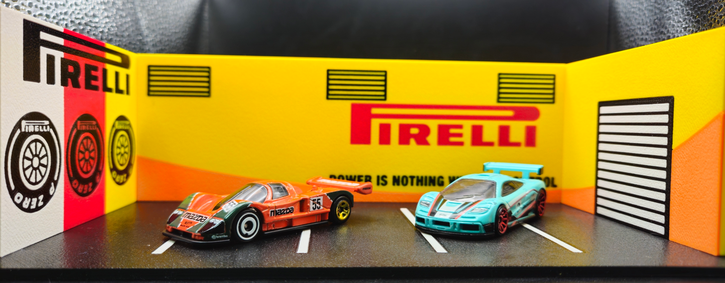 Pirelli Garage Diorama - 1:64