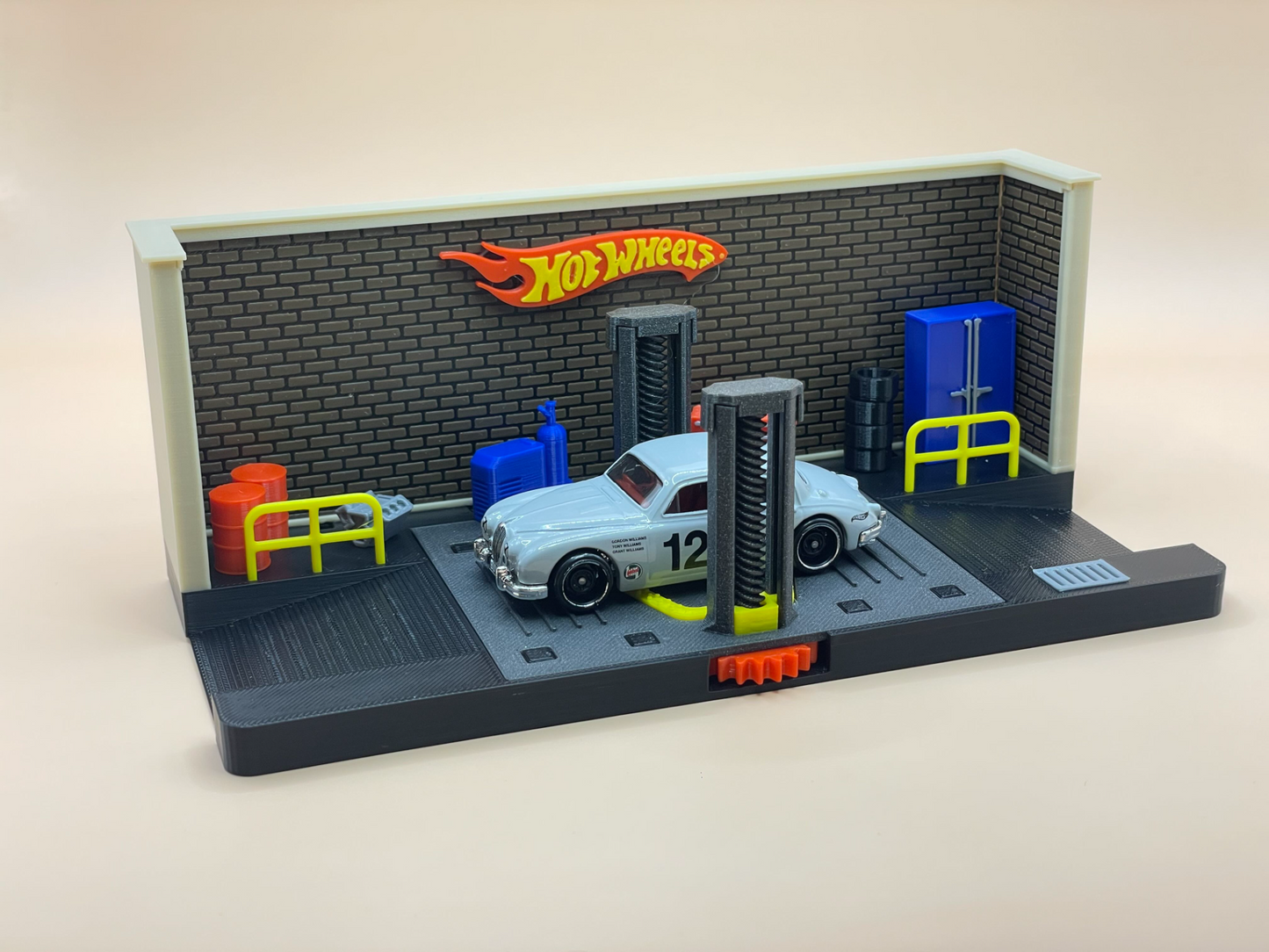 Liftli Garage Diorama - 1:64