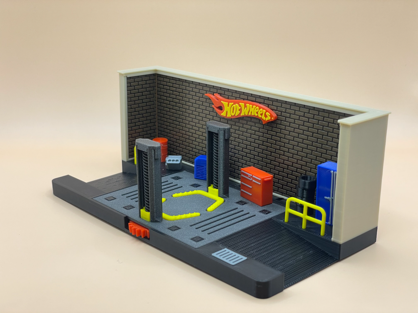 Liftli Garage Diorama  - 1:64